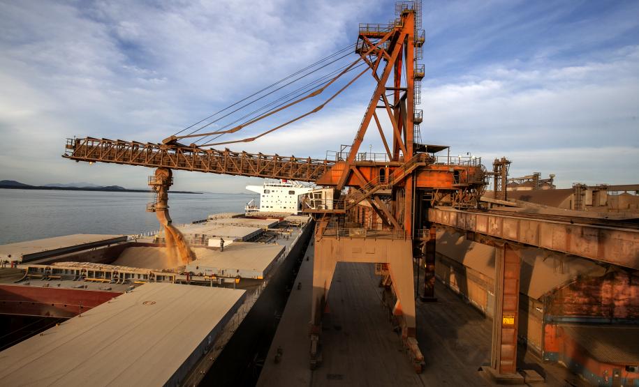 Setembro foi de alta nas exportações pelos portos paranaenses