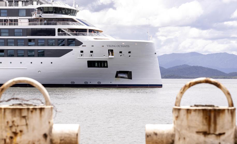 Após três anos, Porto de Paranaguá volta a receber navio com turistas