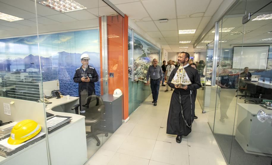 Porto de Paranaguá recebe imagem peregrina de Nossa Senhora do Rocio
