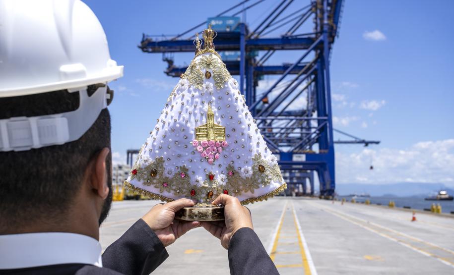Porto de Paranaguá recebe imagem peregrina de Nossa Senhora do Rocio