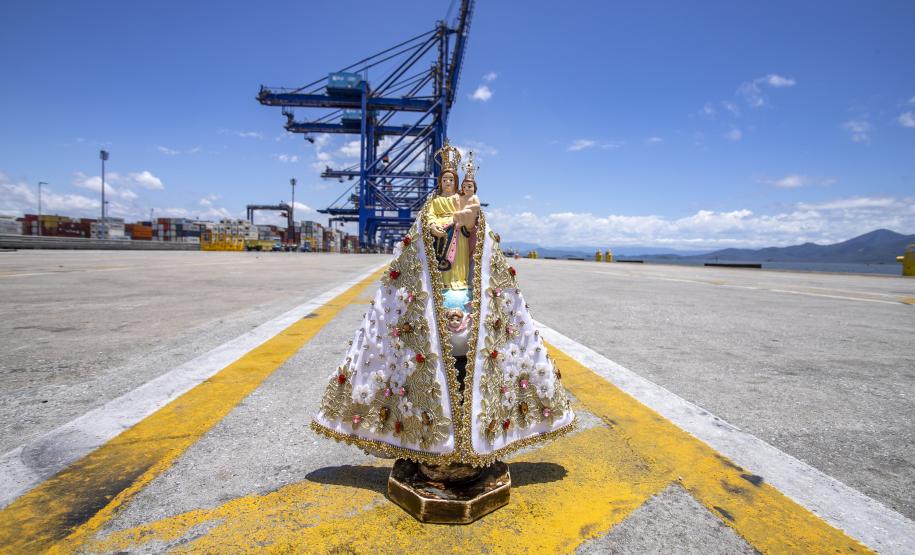 Porto de Paranaguá recebe imagem peregrina de Nossa Senhora do Rocio