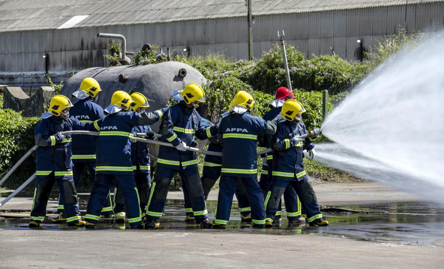 Brigada de Emergência da Portos do Paraná recebe treinamento de nível avançado