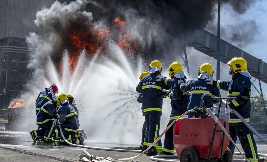 Brigada de Emergência da Portos do Paraná recebe treinamento de nível avançado