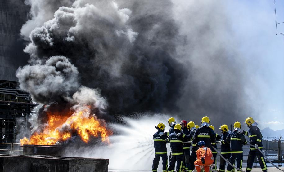 Brigada de Emergência da Portos do Paraná recebe treinamento de nível avançado