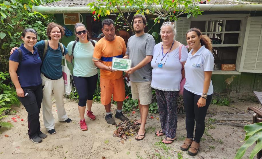 Selo Verde é uma iniciativa da Portos do Paraná, Prefeitura de Paranaguá e moradores. Ele reconhece empresas que ajudam na proteção da natureza. Neste ano 24 estabelecimentos foram credenciados.