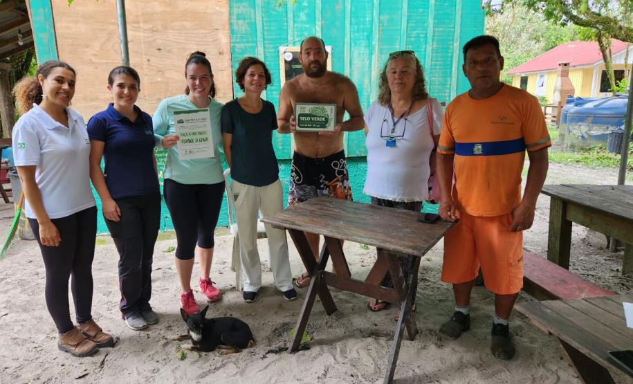 Selo Verde é uma iniciativa da Portos do Paraná, Prefeitura de Paranaguá e moradores. Ele reconhece empresas que ajudam na proteção da natureza. Neste ano 24 estabelecimentos foram credenciados.