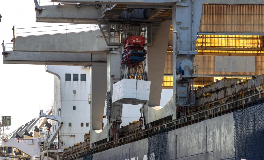 Movimentação dos portos do Paraná passa das 54 milhões de toneladas