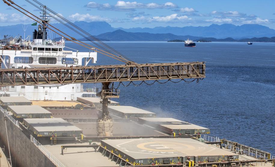 Porto de Paranaguá tem alta de 11,73% nas movimentações de grãos pelo Corredor Leste