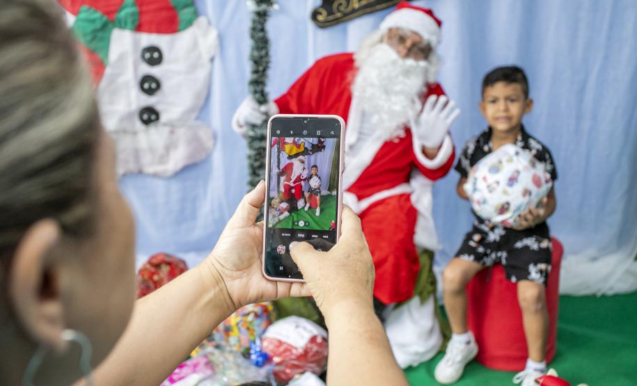 Porto faz ação de Natal com estudantes da rede municipal de Paranaguá