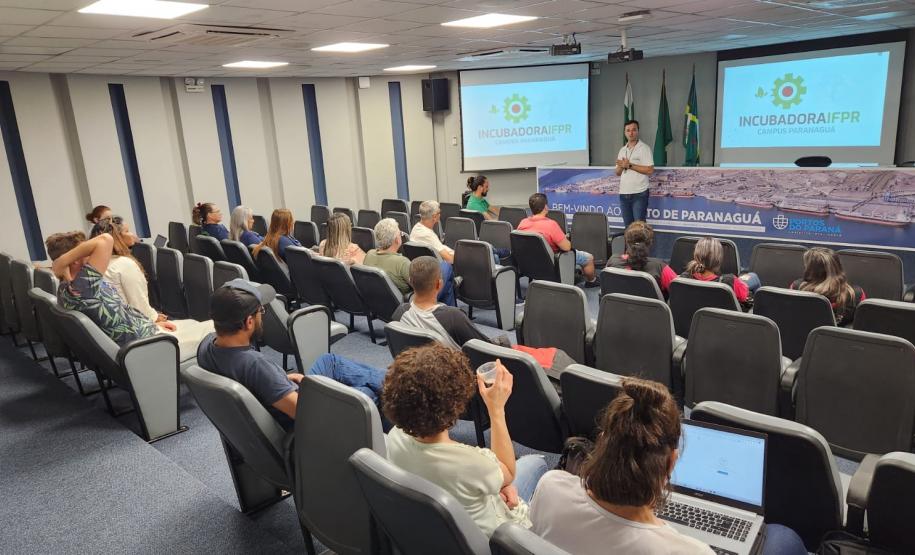 Evento está inserido no Programa de Educação Ambiental da empresa pública e tem foco na troca de informações com associações de reciclagem do litoral do Paraná para fortalecimento da cadeia produtiva.