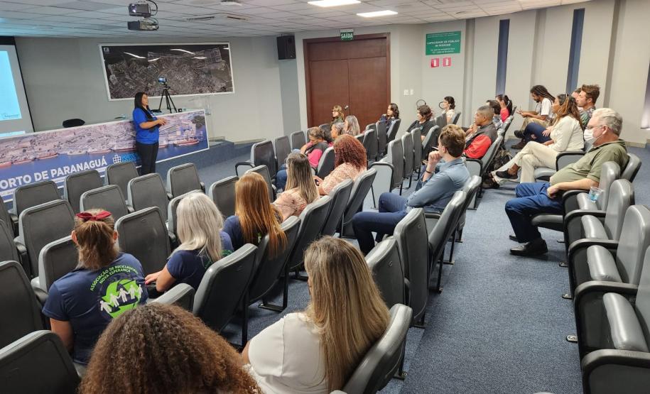 Evento está inserido no Programa de Educação Ambiental da empresa pública e tem foco na troca de informações com associações de reciclagem do litoral do Paraná para fortalecimento da cadeia produtiva.