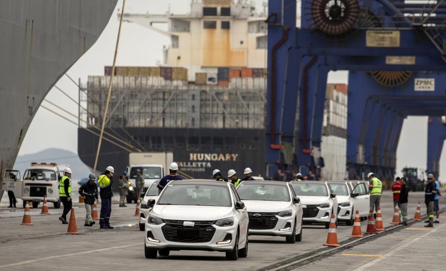 Montadora com sede no Rio Grande do Sul passa a exportar veículos pelo Porto de Paranaguá