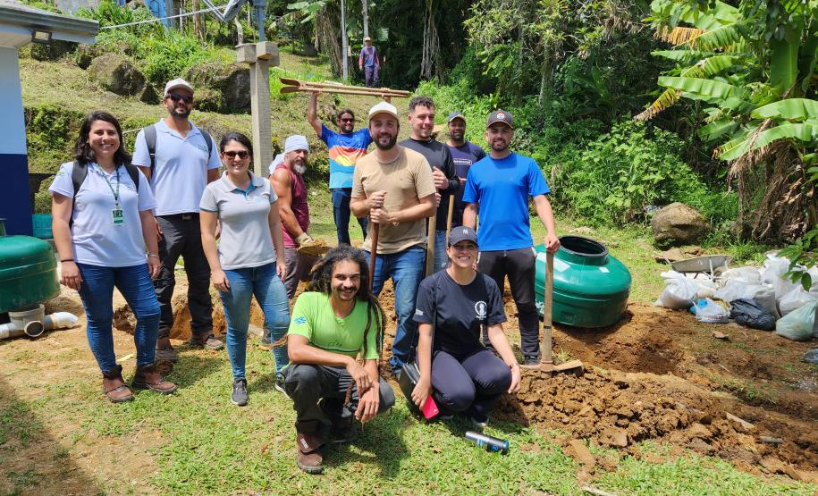 A solução atende a escola estadual e a associação de moradores da comunidade. Ação faz parte do Programa de Educação Ambiental da empresa pública, com cinco linhas de atuação, baseadas nos princípios da permacultura.