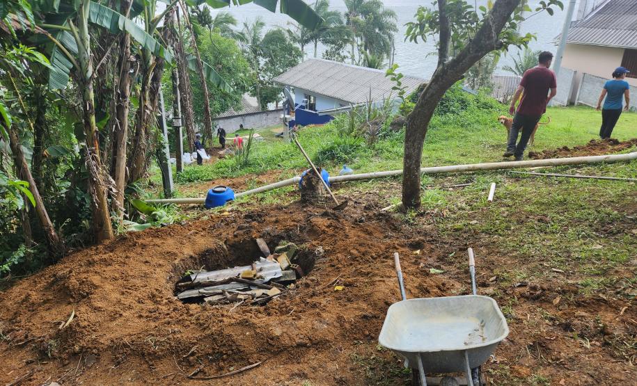 A solução atende a escola estadual e a associação de moradores da comunidade. Ação faz parte do Programa de Educação Ambiental da empresa pública, com cinco linhas de atuação, baseadas nos princípios da permacultura.