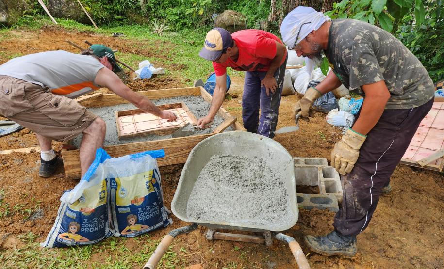 A solução atende a escola estadual e a associação de moradores da comunidade. Ação faz parte do Programa de Educação Ambiental da empresa pública, com cinco linhas de atuação, baseadas nos princípios da permacultura.