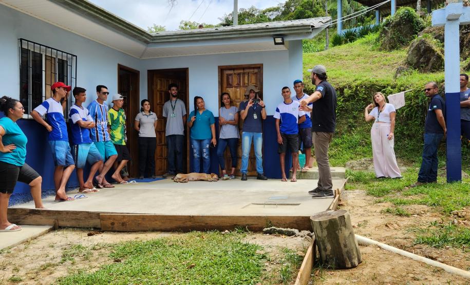 A solução atende a escola estadual e a associação de moradores da comunidade. Ação faz parte do Programa de Educação Ambiental da empresa pública, com cinco linhas de atuação, baseadas nos princípios da permacultura.