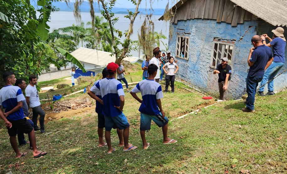 A solução atende a escola estadual e a associação de moradores da comunidade. Ação faz parte do Programa de Educação Ambiental da empresa pública, com cinco linhas de atuação, baseadas nos princípios da permacultura.