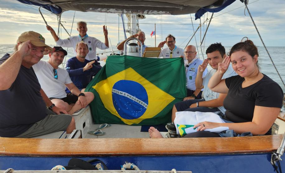 A embarcação chegou ao Litoral do Paraná para fortalecer ainda mais a relação entre a Portos do Paraná e os Escoteiros do Mar de Antonina. No começo de janeiro a empresa pública cedeu uma área de mil metros quadrados ao grupo.