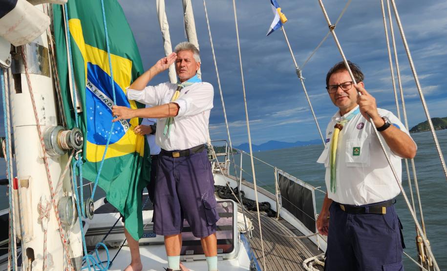A embarcação chegou ao Litoral do Paraná para fortalecer ainda mais a relação entre a Portos do Paraná e os Escoteiros do Mar de Antonina. No começo de janeiro a empresa pública cedeu uma área de mil metros quadrados ao grupo.