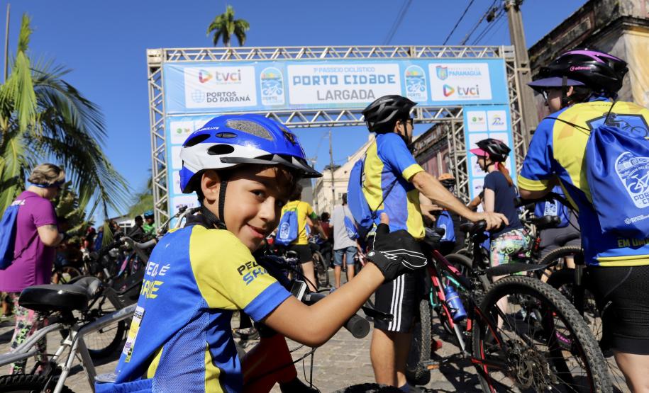 A festa também contou com um passeio ciclístico. Milhares de pessoas participaram das comemorações, ressaltando o fortalecimento da relação do porto com a cidade, seja através de investimentos, de ações sociais, educacionais e recreativas.