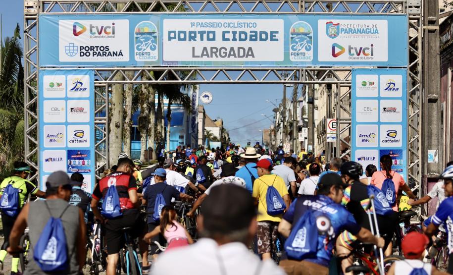 A festa também contou com um passeio ciclístico. Milhares de pessoas participaram das comemorações, ressaltando o fortalecimento da relação do porto com a cidade, seja através de investimentos, de ações sociais, educacionais e recreativas.