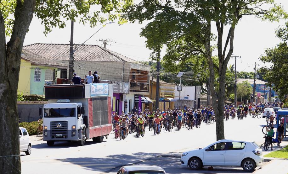 A festa também contou com um passeio ciclístico. Milhares de pessoas participaram das comemorações, ressaltando o fortalecimento da relação do porto com a cidade, seja através de investimentos, de ações sociais, educacionais e recreativas.
