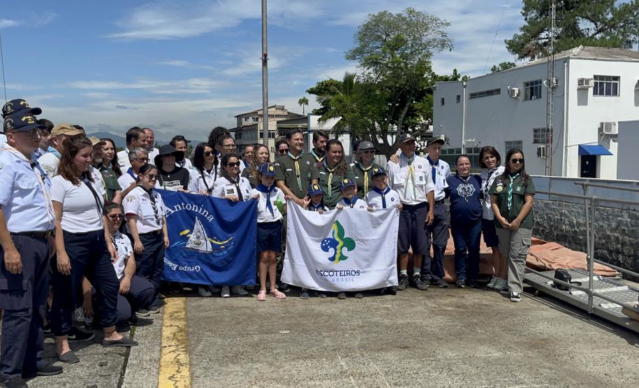 A embarcação chegou ao Litoral do Paraná para fortalecer ainda mais a relação entre a Portos do Paraná e os Escoteiros do Mar de Antonina. No começo de janeiro a empresa pública cedeu uma área de mil metros quadrados ao grupo.