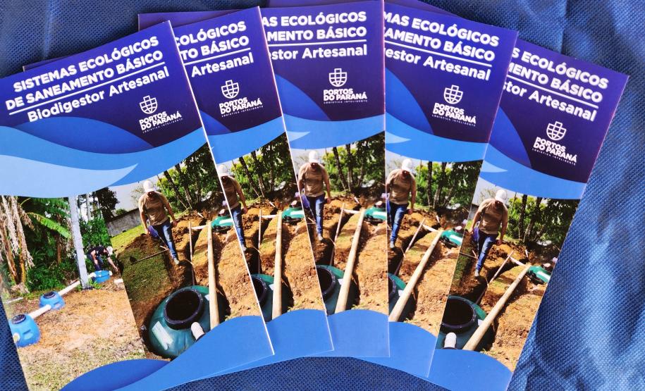 Além do conhecimento repassado foi também entregue aos moradores uma cartilha que ensina a instalar o sistema com biodigestor. Ação faz do programa de educação ambiental da empresa pública.