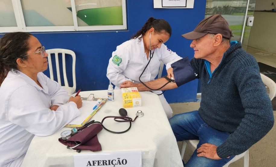 Ação aconteceu no Pátio de Triagem de Paranaguá, com medição de pressão arterial, controle glicêmico e orientações sobre saúde e ergonomia.