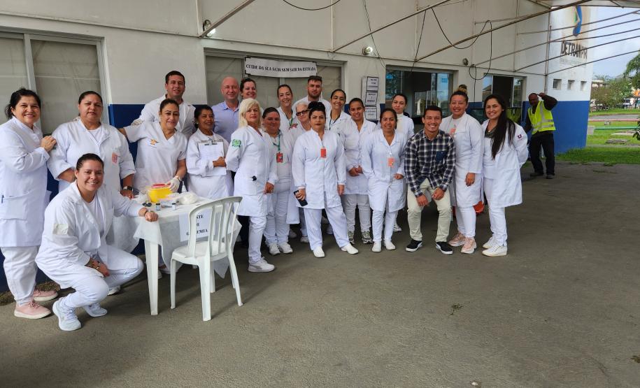 Ação aconteceu no Pátio de Triagem de Paranaguá, com medição de pressão arterial, controle glicêmico e orientações sobre saúde e ergonomia.