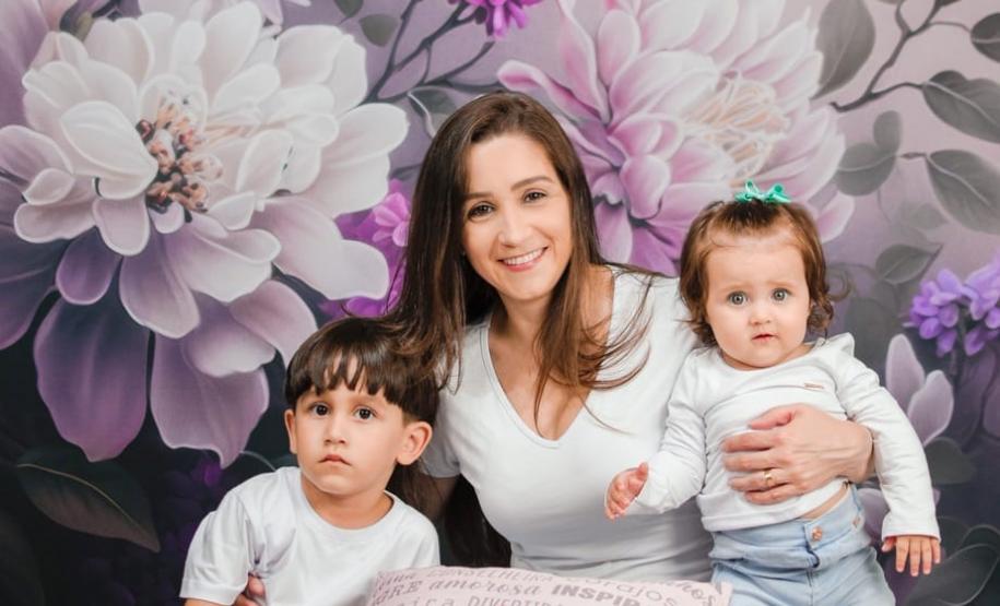 Dayanni - Supermães e portuárias a qualquer hora do dia ou da noite