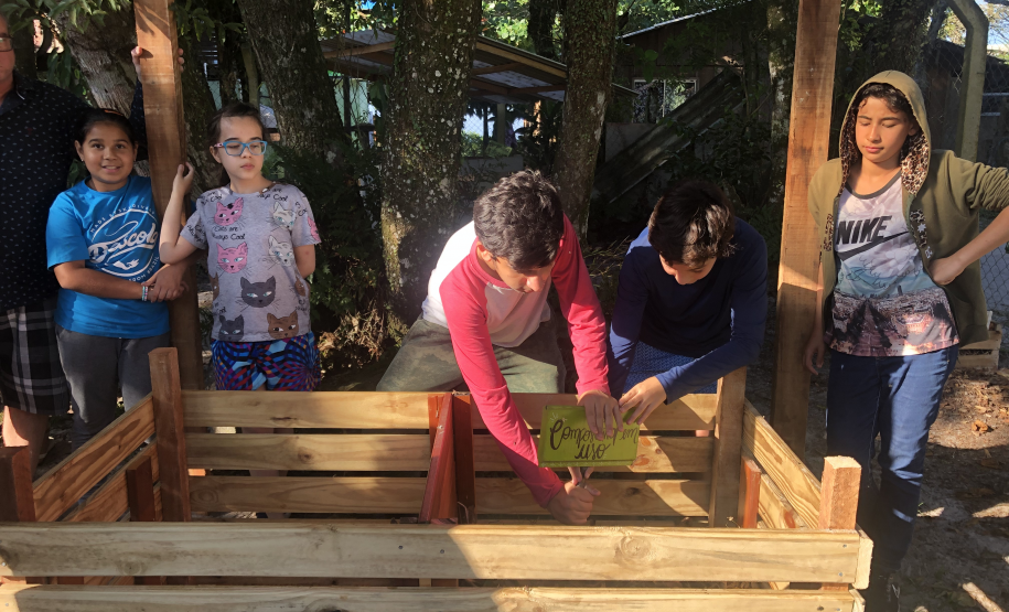 Portos do Paraná instala novas composteiras em escolas da Ilha do Mel