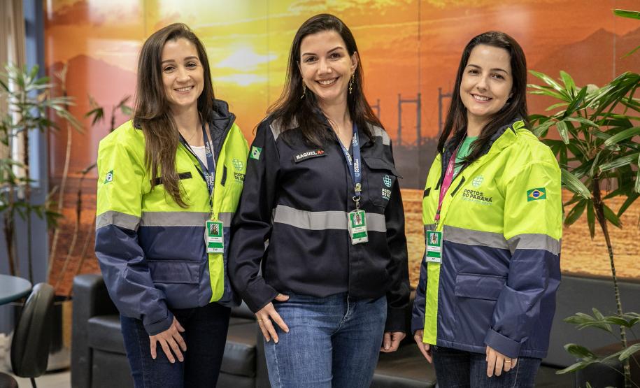 Dayanni, Raquel e Paula - Supermães e portuárias a qualquer hora do dia ou da noite