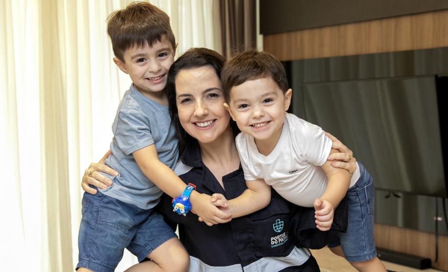 Paula - Supermães e portuárias a qualquer hora do dia ou da noite