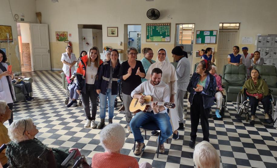 Funcionários da Portos do Paraná realizam ação no Asilo São Vicente de Paulo