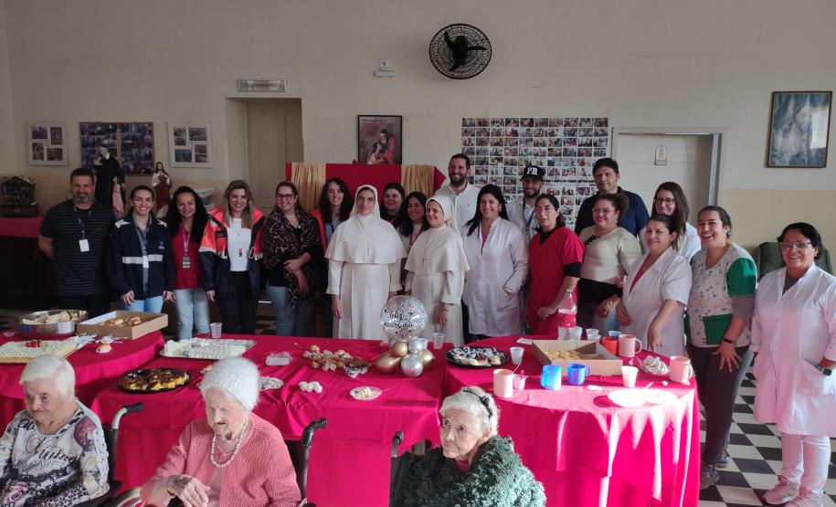 Funcionários da Portos do Paraná realizam ação no Asilo São Vicente de Paulo
