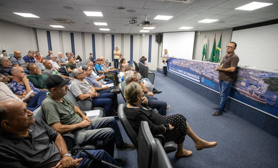 Emoção marca despedida de 29 empregados da Portos do Paraná que saíram no PDI