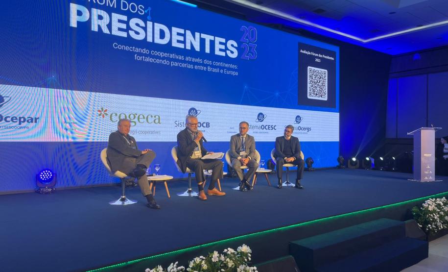 As vantagens de exportar pelo portos de Paranaguá e Antonina foram debatidas nesta sexta-feira (16), no Fórum dos Presidentes de cooperativas, realizado pelo Sistema Ocepar, em Foz do Iguaçu