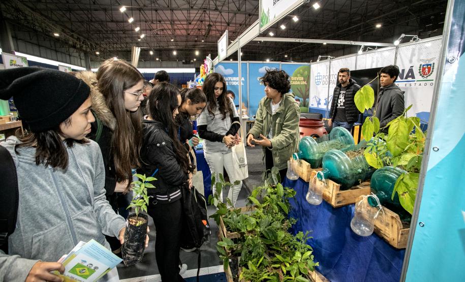 Portos do Paraná mostra ações de sustentabilidade na Semana do Meio Ambiente de Paranaguá