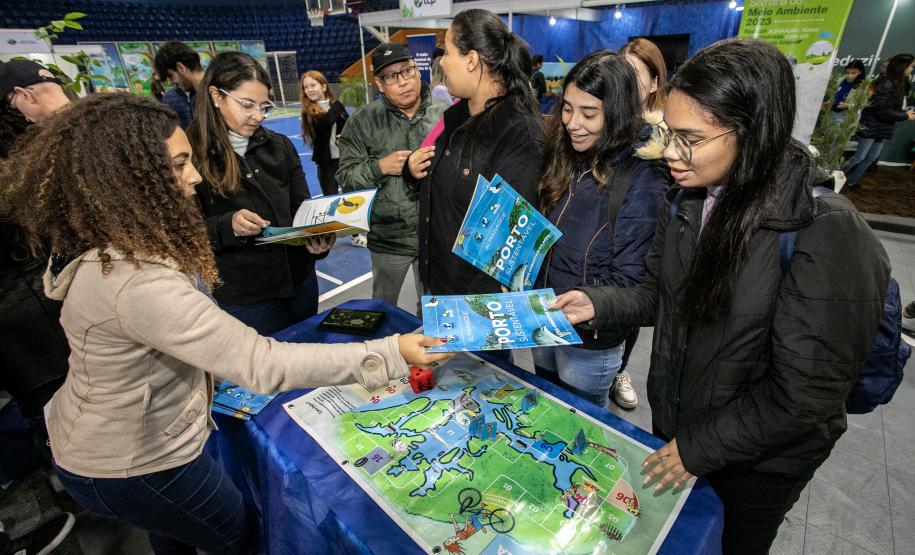 Portos do Paraná mostra ações de sustentabilidade na Semana do Meio Ambiente de Paranaguá