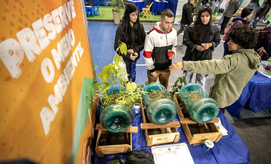 Portos do Paraná mostra ações de sustentabilidade na Semana do Meio Ambiente de Paranaguá