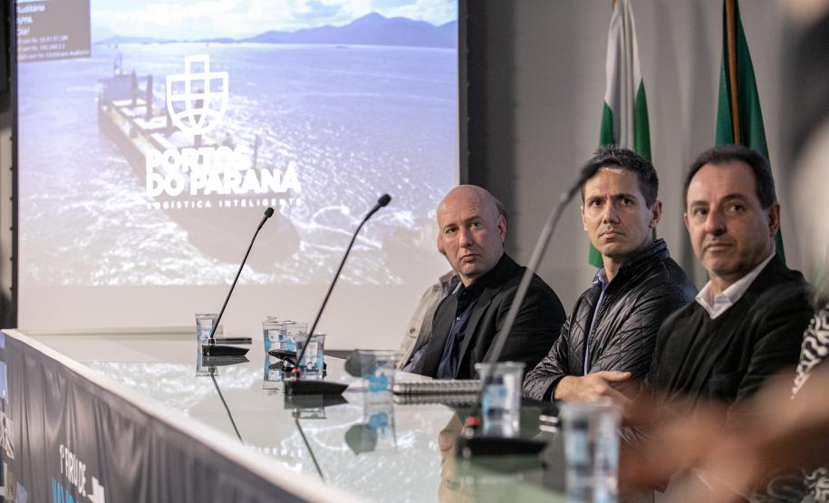 Empresa pública reuniu representantes do Estado, municípios e empresários dos mais diversos segmentos de comércio e serviços do Litoral nesta terça. A previsão é que cerca de 2 mil pessoas passem pela região durante cada uma das escalas da MSC em Paranaguá, injetando mais de R$ 1,5 milhão, por semana, na economia local.