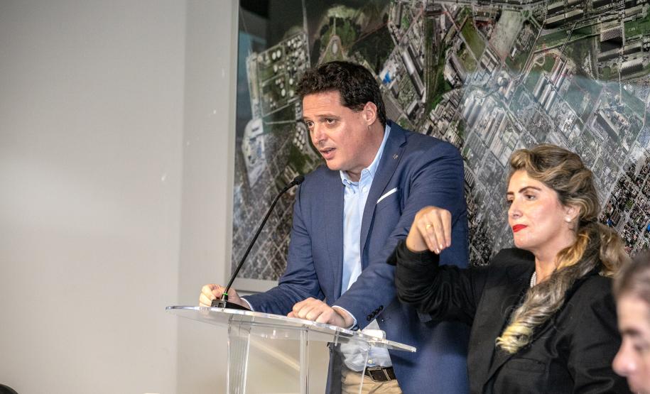 Empresa pública reuniu representantes do Estado, municípios e empresários dos mais diversos segmentos de comércio e serviços do Litoral nesta terça. A previsão é que cerca de 2 mil pessoas passem pela região durante cada uma das escalas da MSC em Paranaguá, injetando mais de R$ 1,5 milhão, por semana, na economia local.