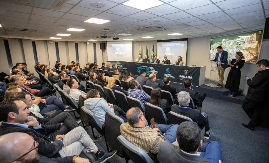 Empresa pública reuniu representantes do Estado, municípios e empresários dos mais diversos segmentos de comércio e serviços do Litoral nesta terça. A previsão é que cerca de 2 mil pessoas passem pela região durante cada uma das escalas da MSC em Paranaguá, injetando mais de R$ 1,5 milhão, por semana, na economia local.
