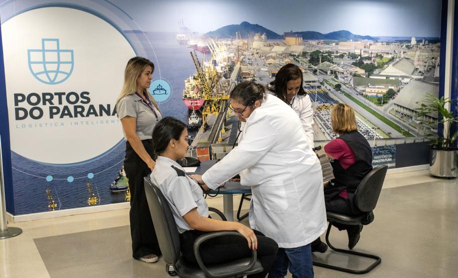 Em ação paralela, enfermeiras aferiram a pressão e calcularam o Índice de Massa Corpórea (IMC) de colaboradores e de funcionários de empresas terceirizadas.