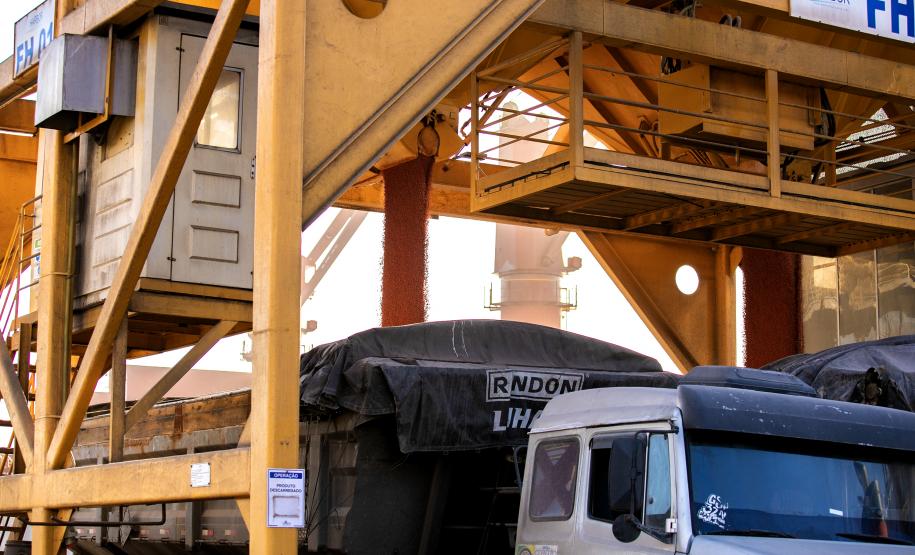 Paranaguá deve registrar aumento na importação de fertilizantes nos próximos três meses