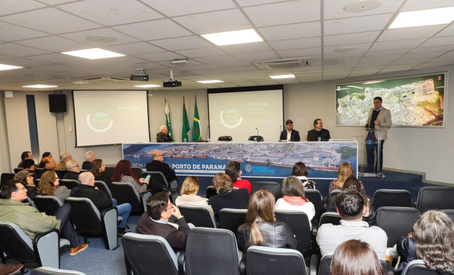Delegação de empresários conhece e estreita relações com o Porto de Paranaguá