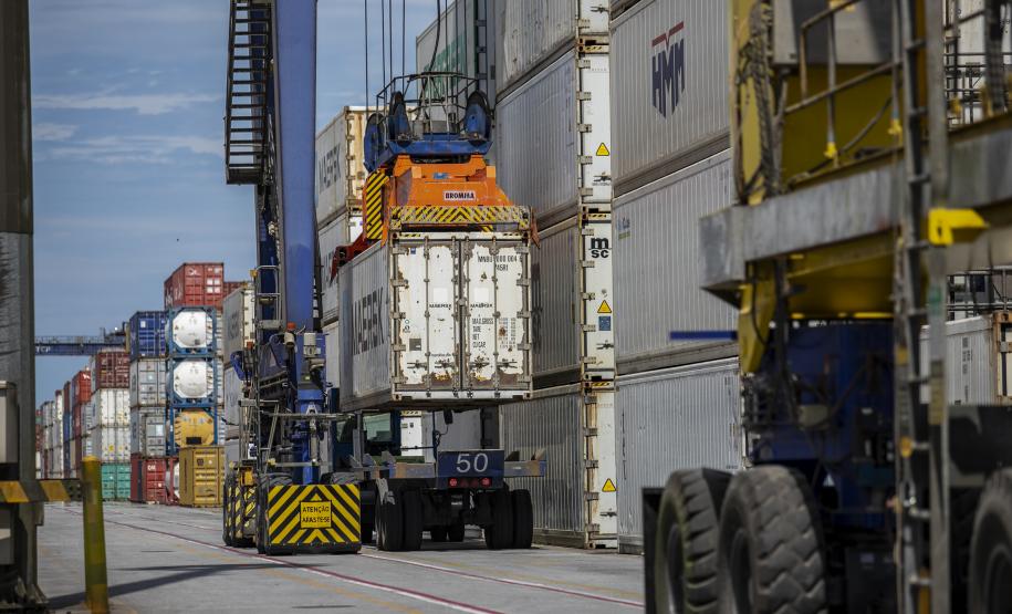 Portos do Paraná fecham 1º semestre com alta na movimentação geral