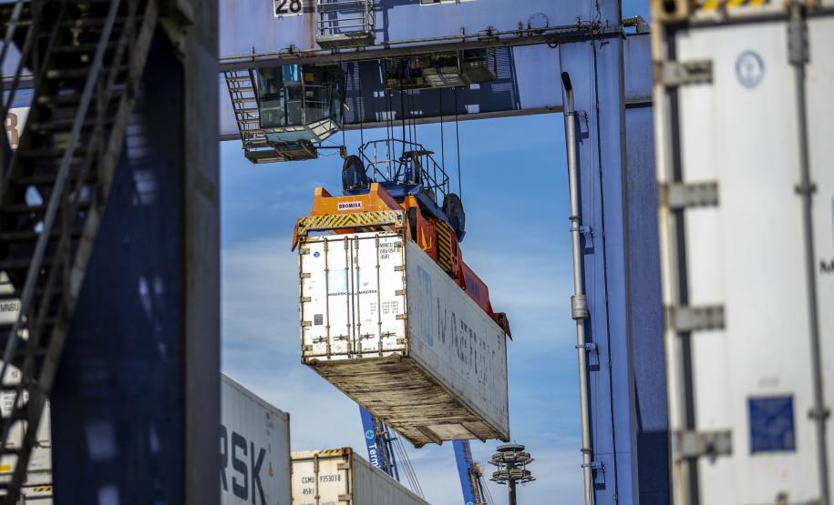 Portos do Paraná fecham 1º semestre com alta na movimentação geral