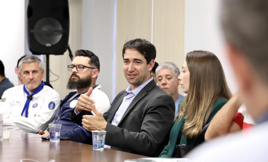 Portos do Paraná apresenta a moradores de Antonina projeto de revitalização do Barão do Teffé